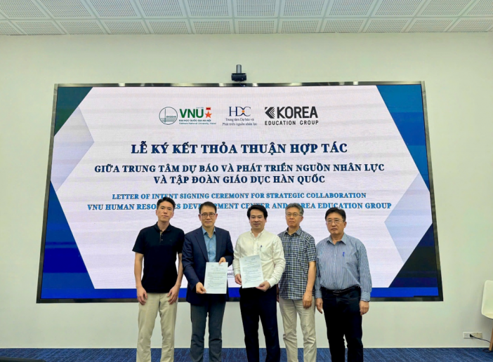 LỄ KÝ KẾT THOẢ THUẬN HỢP TÁC GIỮA TRUNG TÂM DỰ BÁO VÀ PHÁT TRIỂN NGUỒN NHÂN LỰC VÀ TẬP ĐOÀN GIÁO DỤC HÀN QUỐC